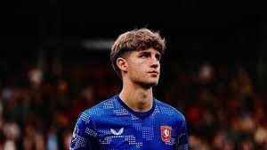 世界杯震撼一幕：孙颖莎让分全场掌声，赛场对手忍不住竖大拇指